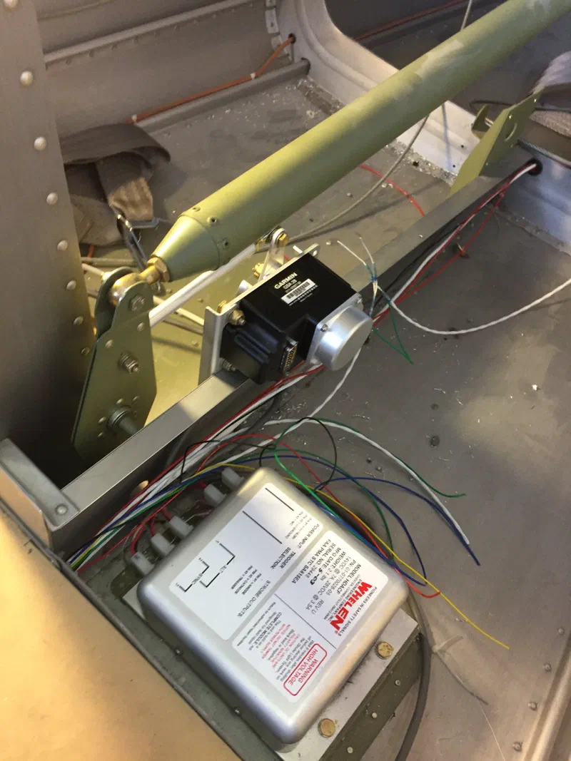 The elevator autopilot servo